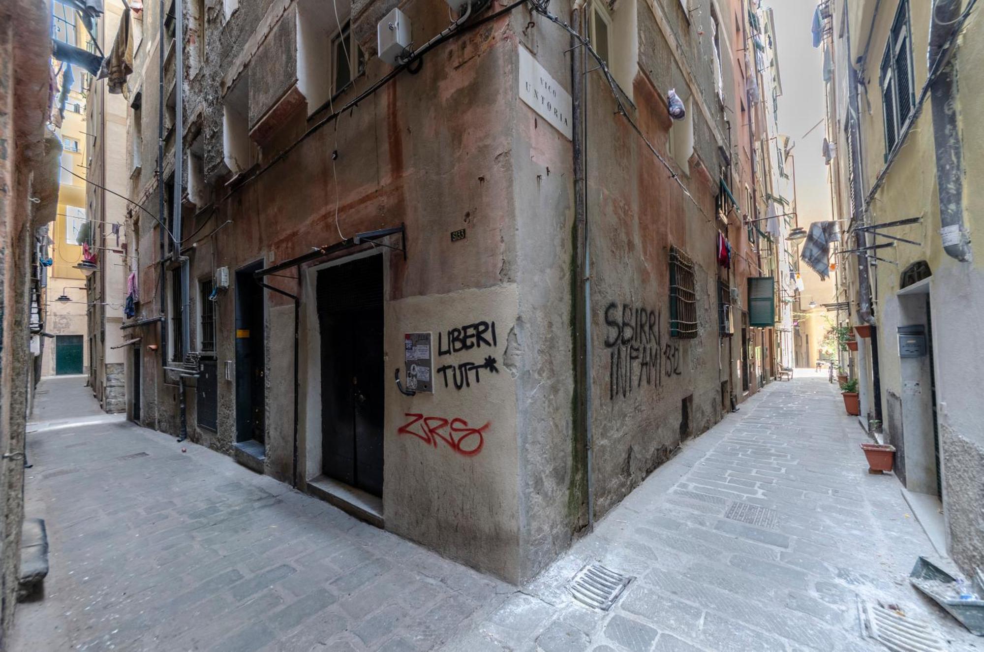 Castelli'S Apartments Campo 10 Genoa Exterior photo